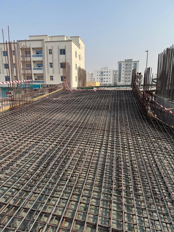 Long run of raft reinforcement mesh ready for inspection